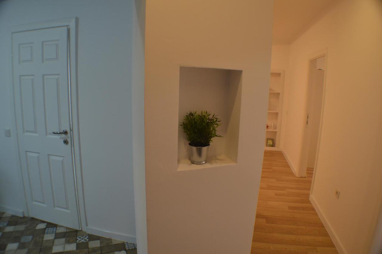 Central Green House Bukares Bagian luar foto